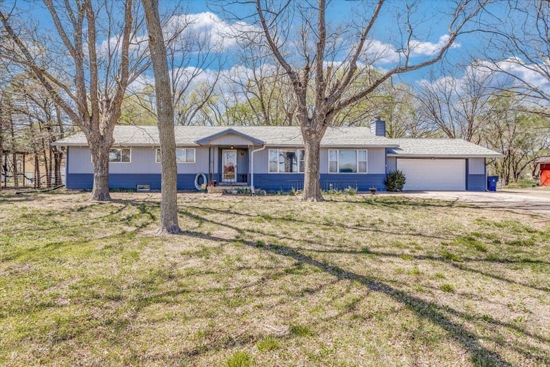 1189 N Oliver, Belle Plaine, KS 67013