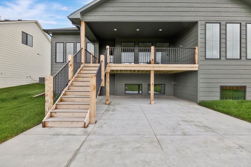 1206 W Lakeway Ct, Andover, KS 67002