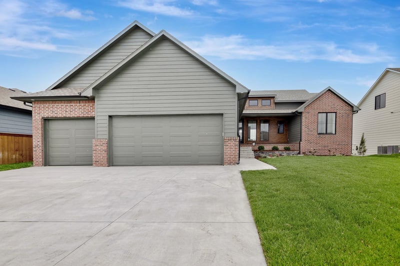 1206 W Lakeway Ct, Andover, KS 67002