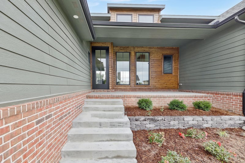1206 W Lakeway Ct, Andover, KS 67002