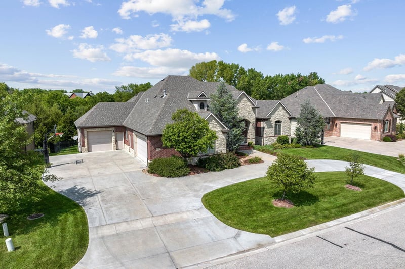 1901 N Burning Tree Cir, Wichita, KS 67230