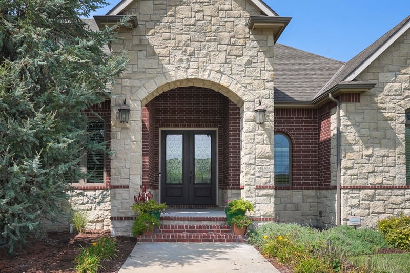 1901 N Burning Tree Cir, Wichita, KS 67230
