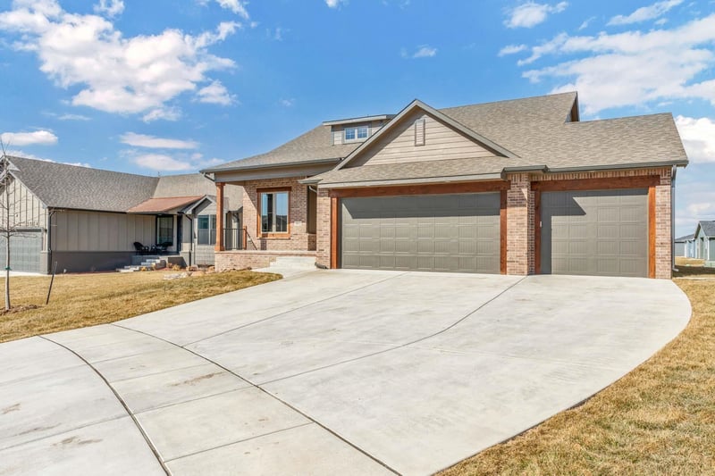 3012 E Fairchild St, Park City, KS 67219