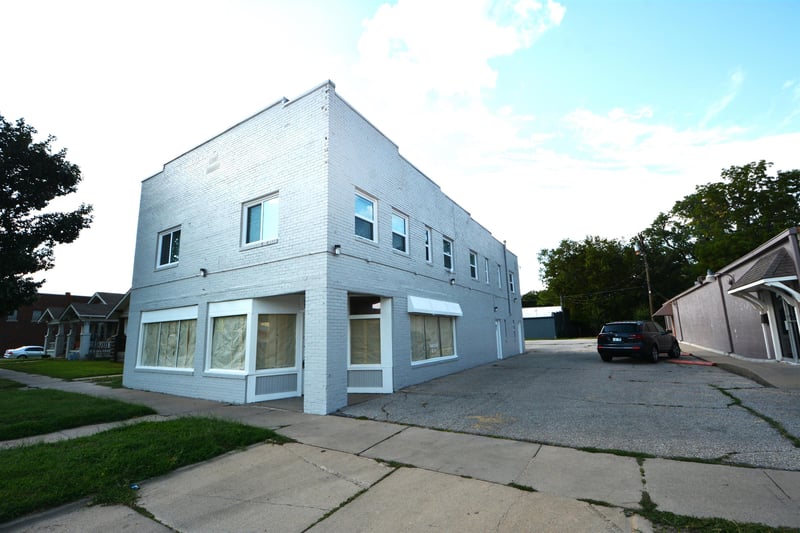 1316 Douglas Ave, Wichita, KS 67203