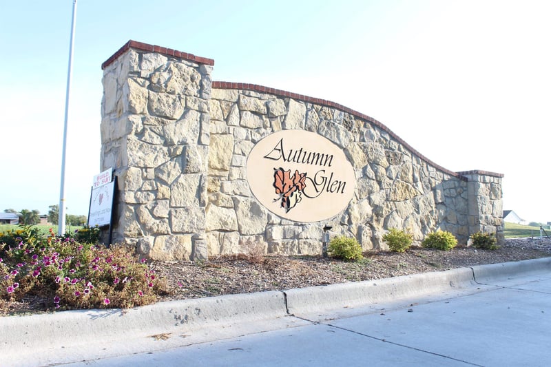 611 Glen Creek Ct, Newton, KS 67114