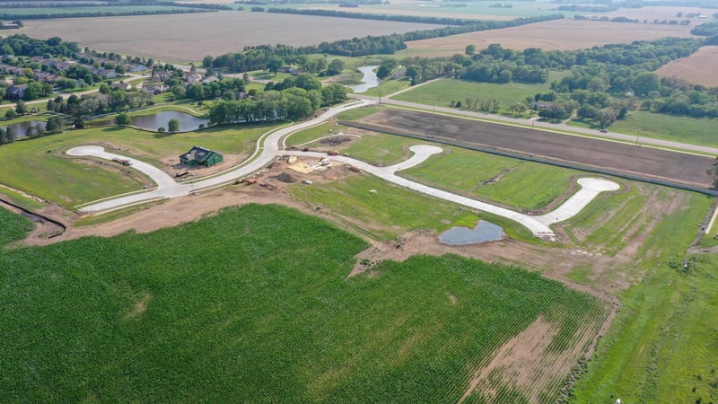 611 Glen Creek Ct, Newton, KS 67114