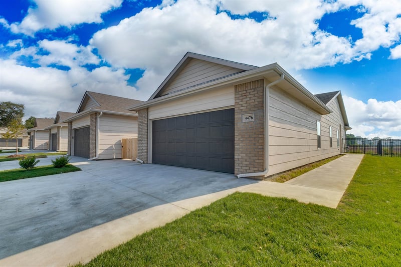 4307-4309 Sandplum St, Wichita, KS 67205