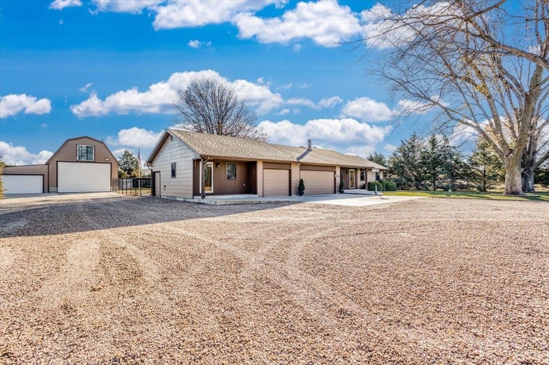 1440 N Estate Rd, Peck, KS 67120
