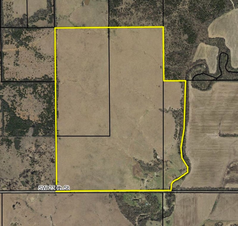 8088 SW 230th St, Douglass, KS 67039
