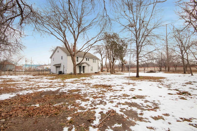 1821 S Hillside St #1823 S Hillside St, Wichita, KS 67211