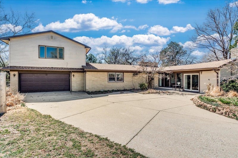 3333 E Bellaire, Wichita, KS 67211