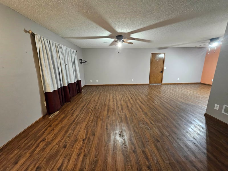 310 N Poplar St, Solomon, KS 67480