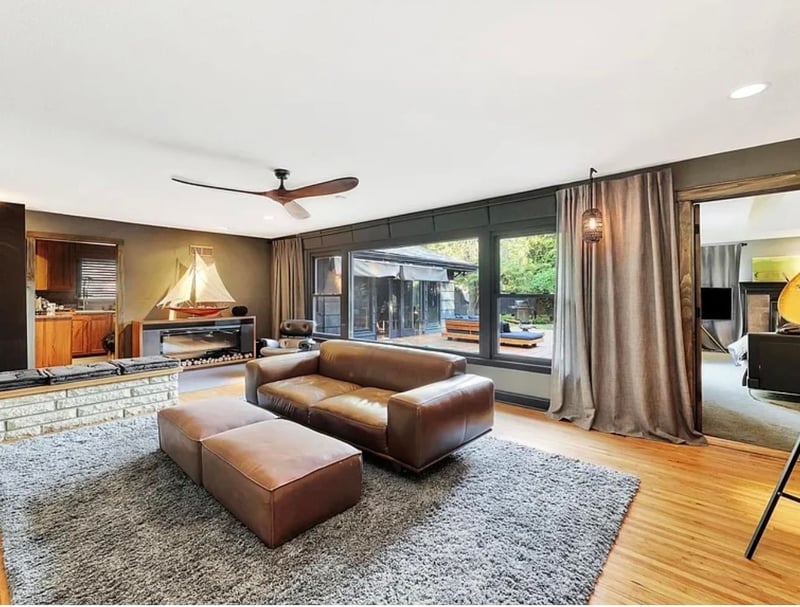 64 E Norfolk Dr, Eastborough, KS 67206