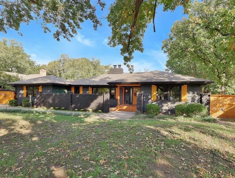 64 E Norfolk Dr, Eastborough, KS 67206