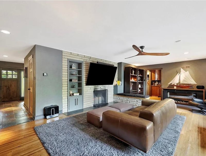 64 E Norfolk Dr, Eastborough, KS 67206