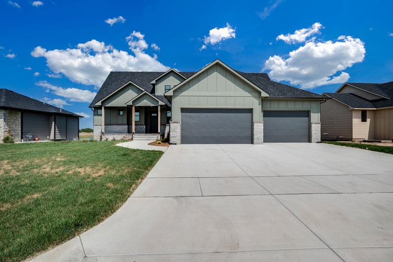 110 S Wellcrest Ct, Wichita, KS 67052