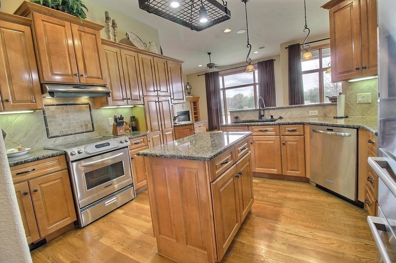 1631 E Bearhill, Park City, KS 67147