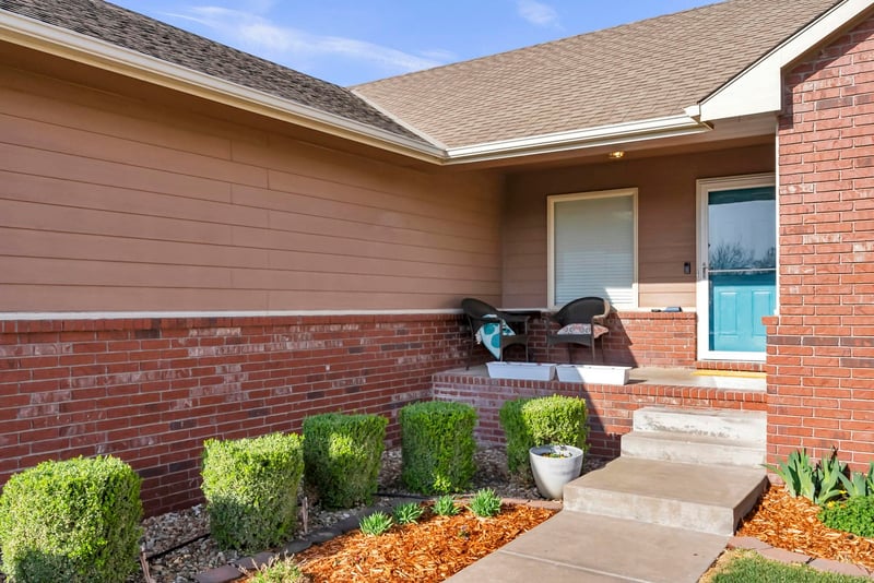 423 Homestead Ct, Colwich, KS 67030