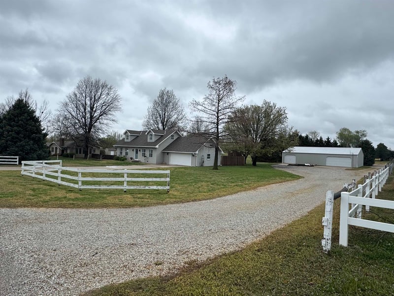 2804 E Vine Ave, Parkerfield, KS 67005