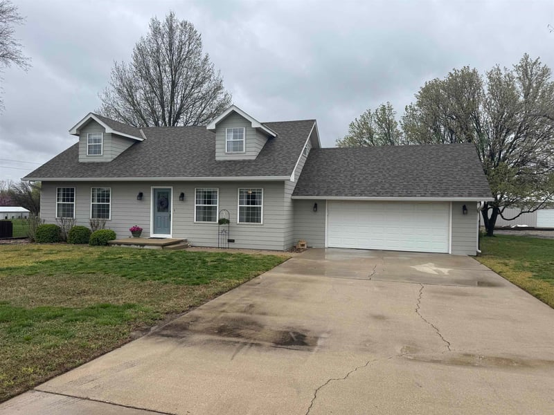 2804 E Vine Ave, Parkerfield, KS 67005