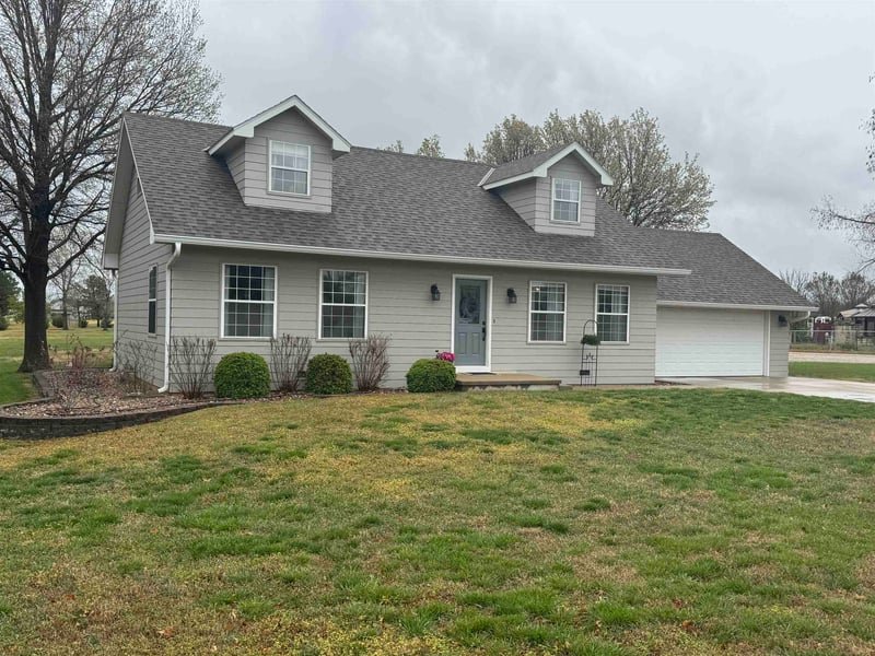 2804 E Vine Ave, Parkerfield, KS 67005