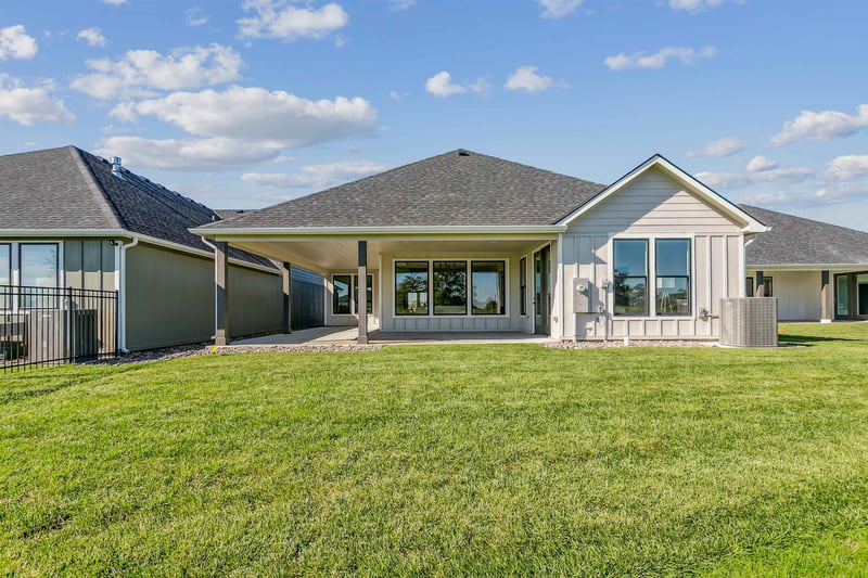 4550 Sandkey St, Wichita, KS 67204