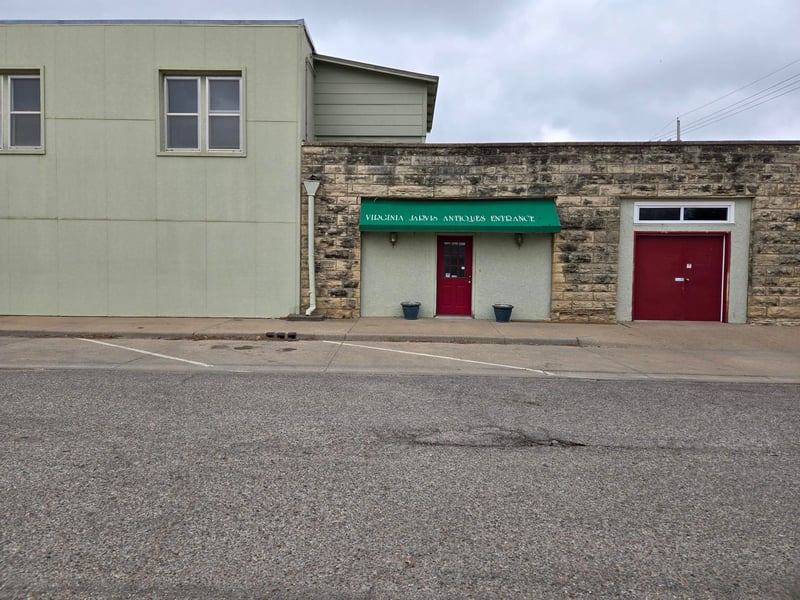 701 Main St, Winfield, KS 67156
