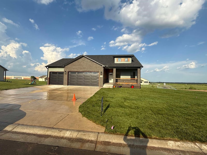 469 S Stoney Creek St, Clearwater, KS 67026