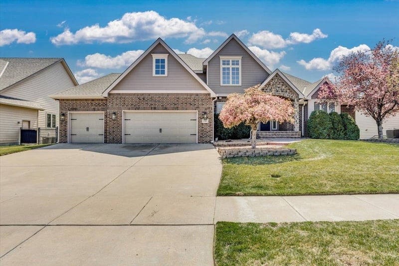 13401 E Mainsgate St, Wichita, KS 67228