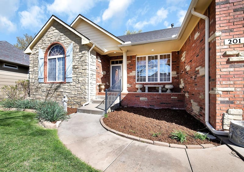 201 S Bordeulac St, Wichita, KS 67230