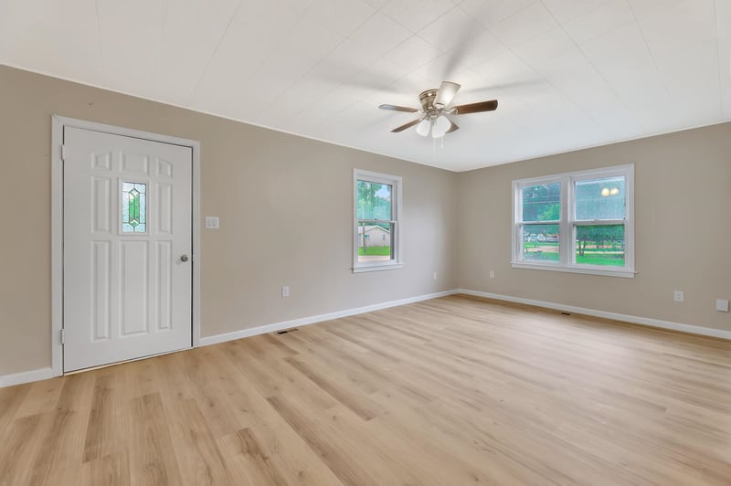 130 N Lincoln Ave, Sedgwick, KS 67135