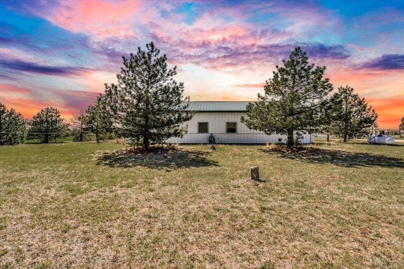 655 SE 80 Ave, Murdock, KS 67111