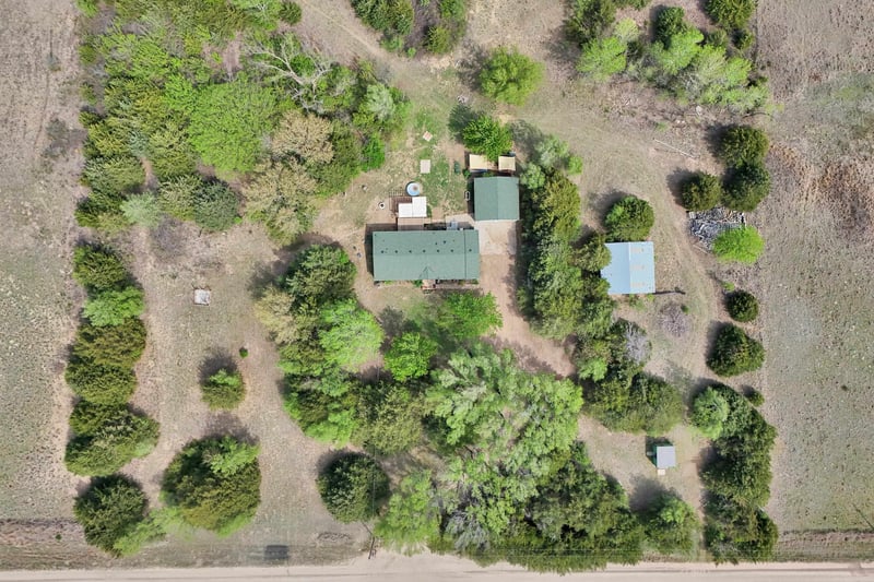 1506 N River Park Rd, Burrton, KS 67020