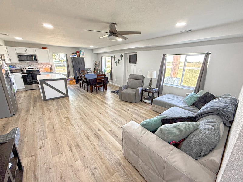 1381 N Broadway Rd, Peck, KS 67120