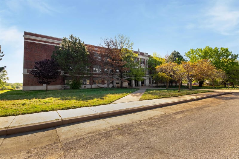 311 A St, Wellington, KS 67152