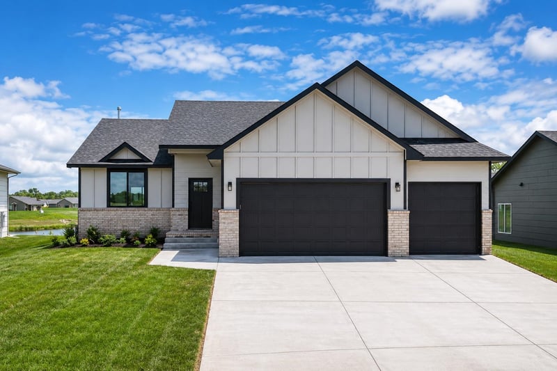 5542 St Paul St, Wichita, KS 67204