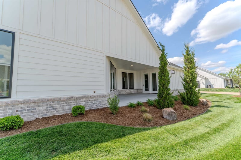 2718 Shearwater St, Wichita, KS 67204