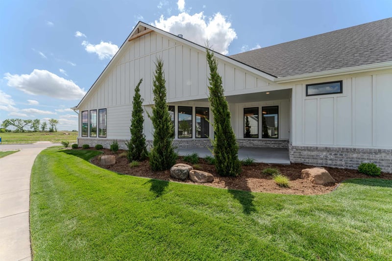 2718 Shearwater St, Wichita, KS 67204
