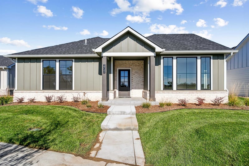 2722 Shearwater St, Wichita, KS 67204
