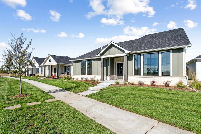 2722 Shearwater St, Wichita, KS 67204