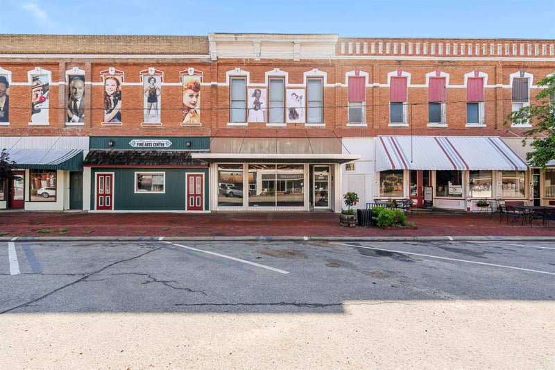 106 N Washington St, Marquette, KS 67464