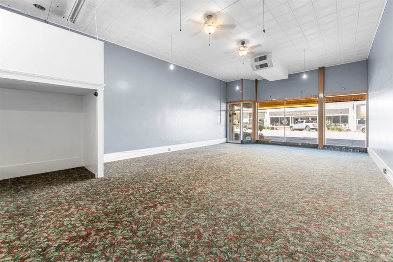 106 N Washington St, Marquette, KS 67464