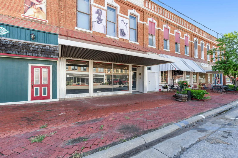 106 N Washington St, Marquette, KS 67464