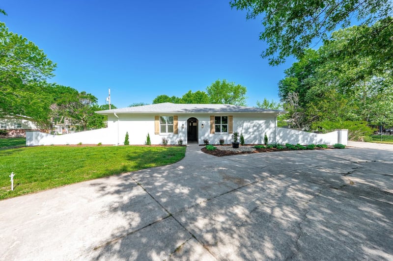 11426 W Valley Hi Dr, Wichita, KS 67209