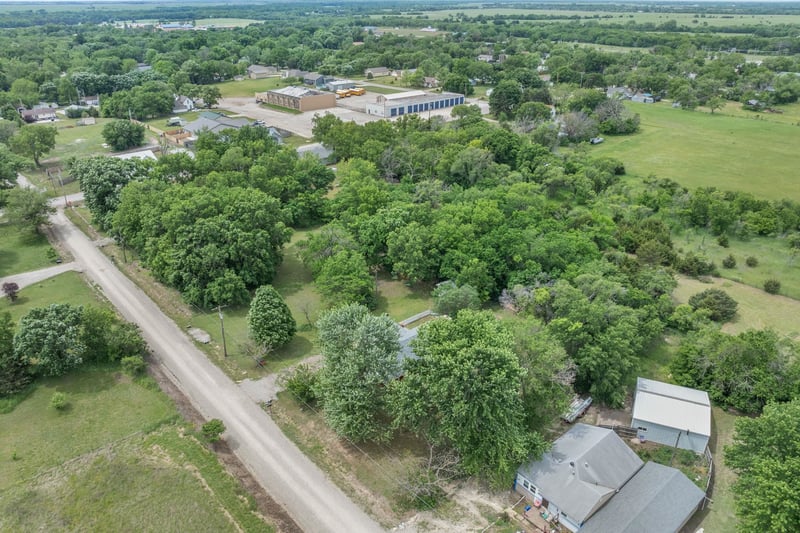 1003 N Olive St, Leon, KS 67074