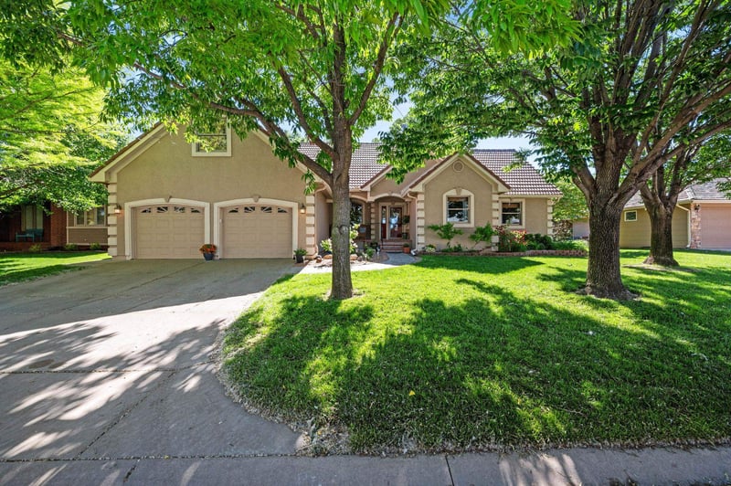 6907 Garden Ridge Ct, Wichita, KS 67205