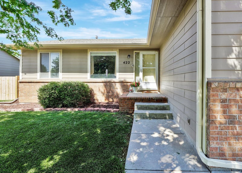 422 E Rolling Acres Ct, Park City, KS 67147