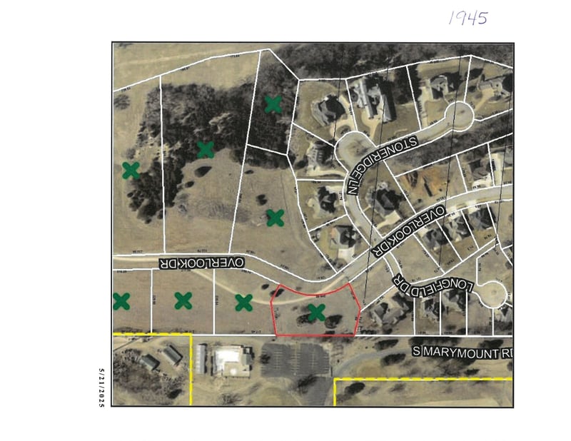 1945 Overlook Dr, Salina, KS 67401