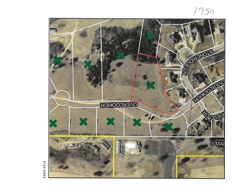1950 Overlook Dr, Salina, KS 67401