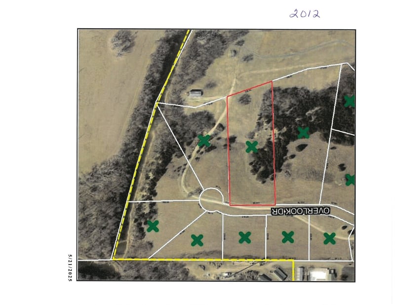 2012 Overlook Dr, Salina, KS 67401